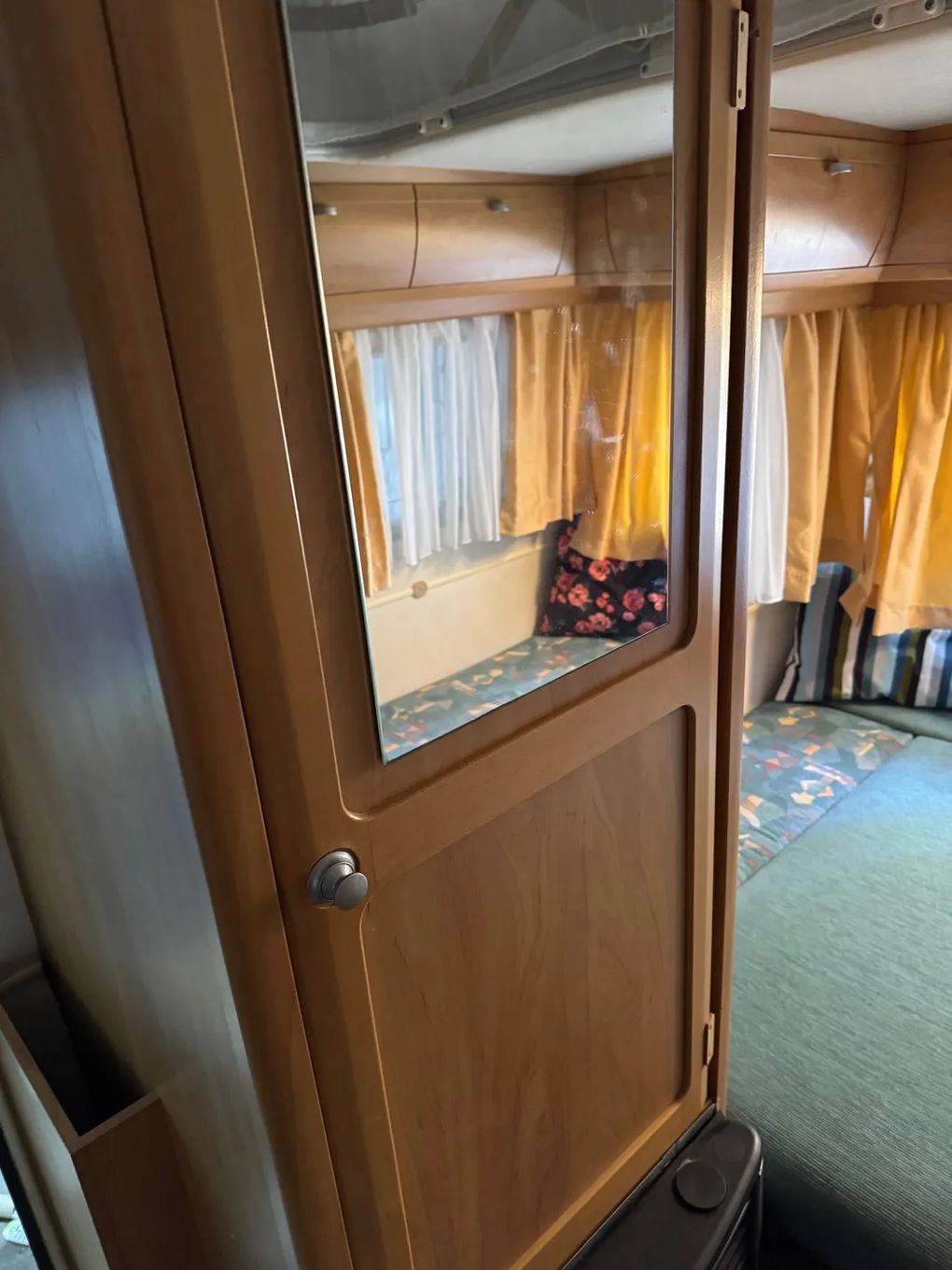 Hymer-Eriba  przyczepa kempingowa stan BDB