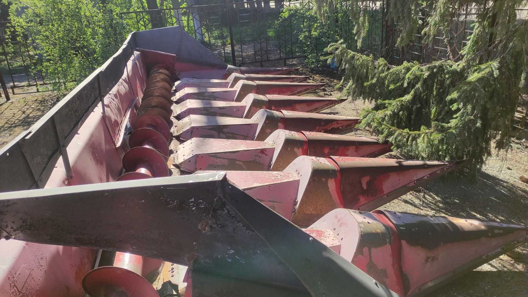 Комбайн Case 2166   з зерновою та кукурузною жаткою+ліхтера. ТОРГ