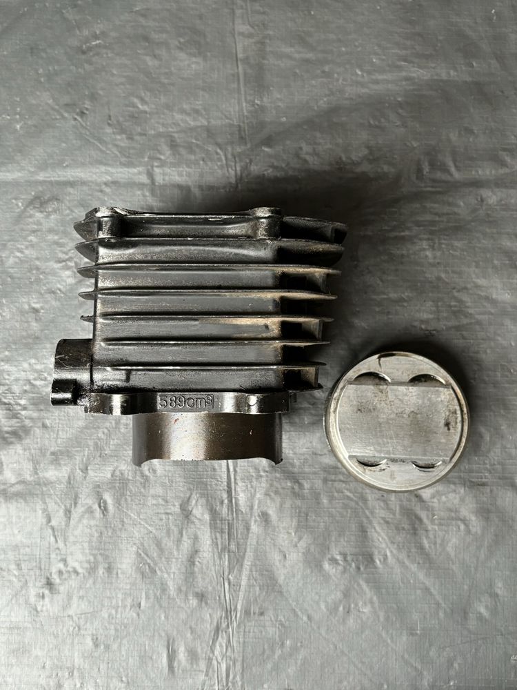 Cylinder+tłok SUZUKI DR600