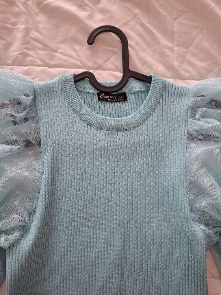 Camisola com mangas de balão e tule