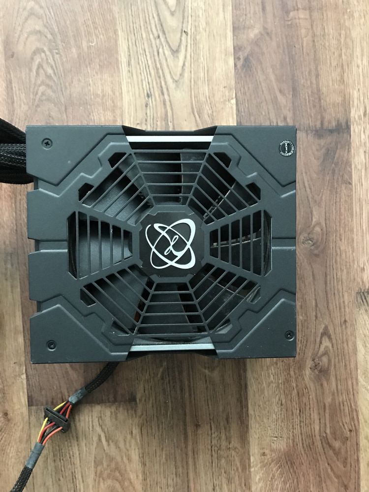 Блок живлення XFX 750 W 80 Plus Bronze 2x8 та 2х6 відеокарта