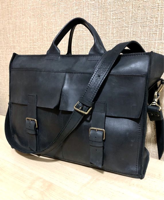 Черная сумка-сэтчел из натуральной кожи