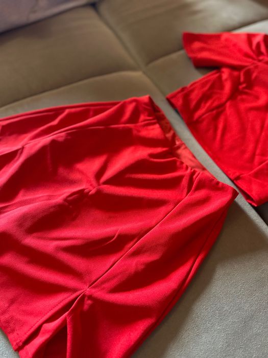 Костюм червоного кольору М