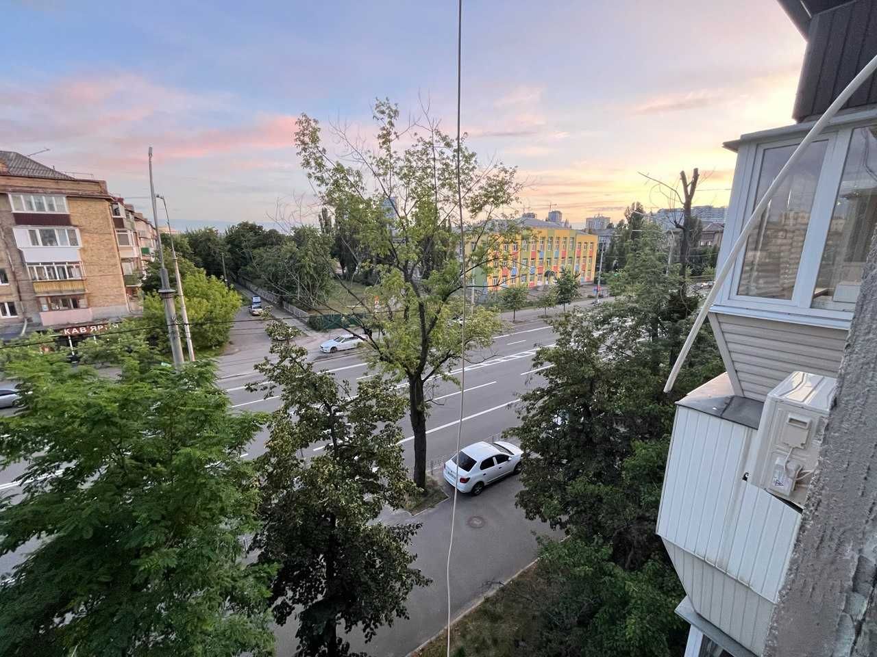 Дарницька пл, пр. Миру, метро Дарниця 15 хвилин пішк, 2 кім, Без коміс