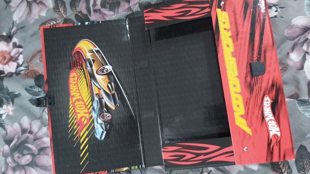 Teczka r raczka A 4  hot wheels