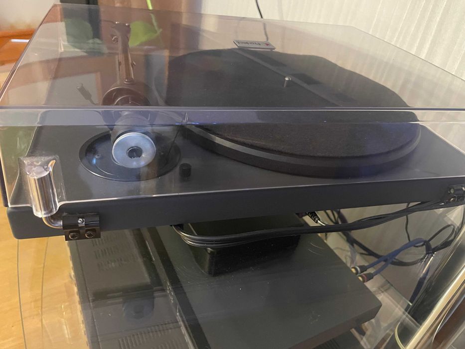 Gramofon  Pro ject  1- Xpression