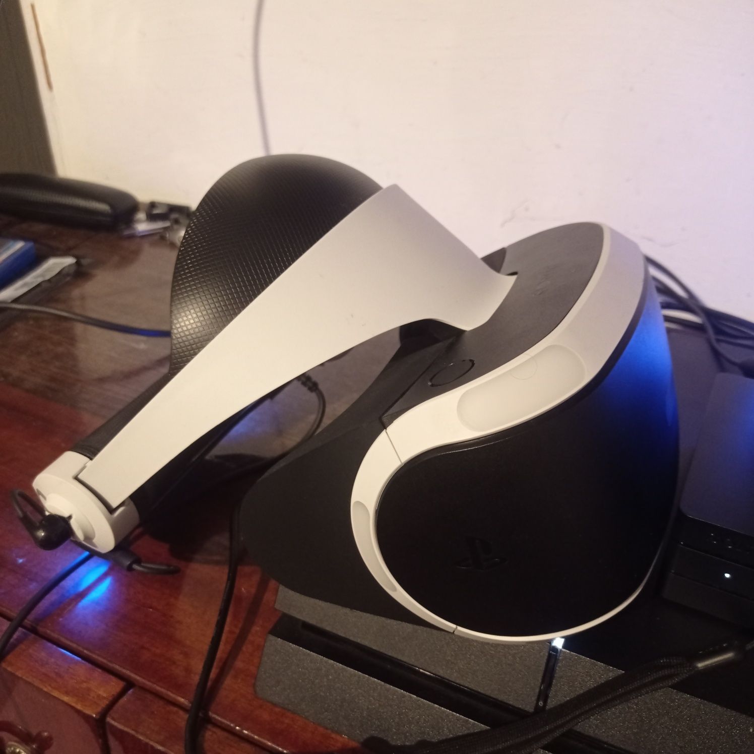 PS4 VR вторая ревизия. Состояние нового!