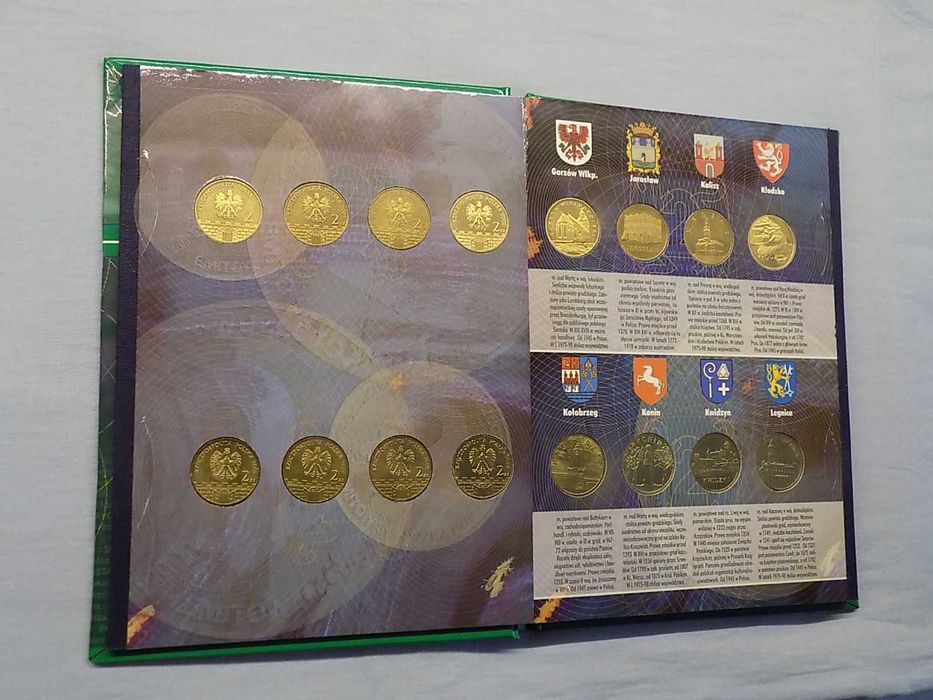 Monety 2 zł.- Historyczne Miasta w Polsce (w albumie) - komplet 32 szt