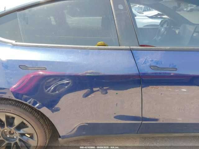 Tesla Model Y Awd/long Range Dual Motor 2023 *