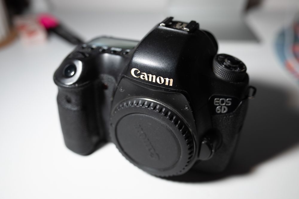 Продам Canon 6D body