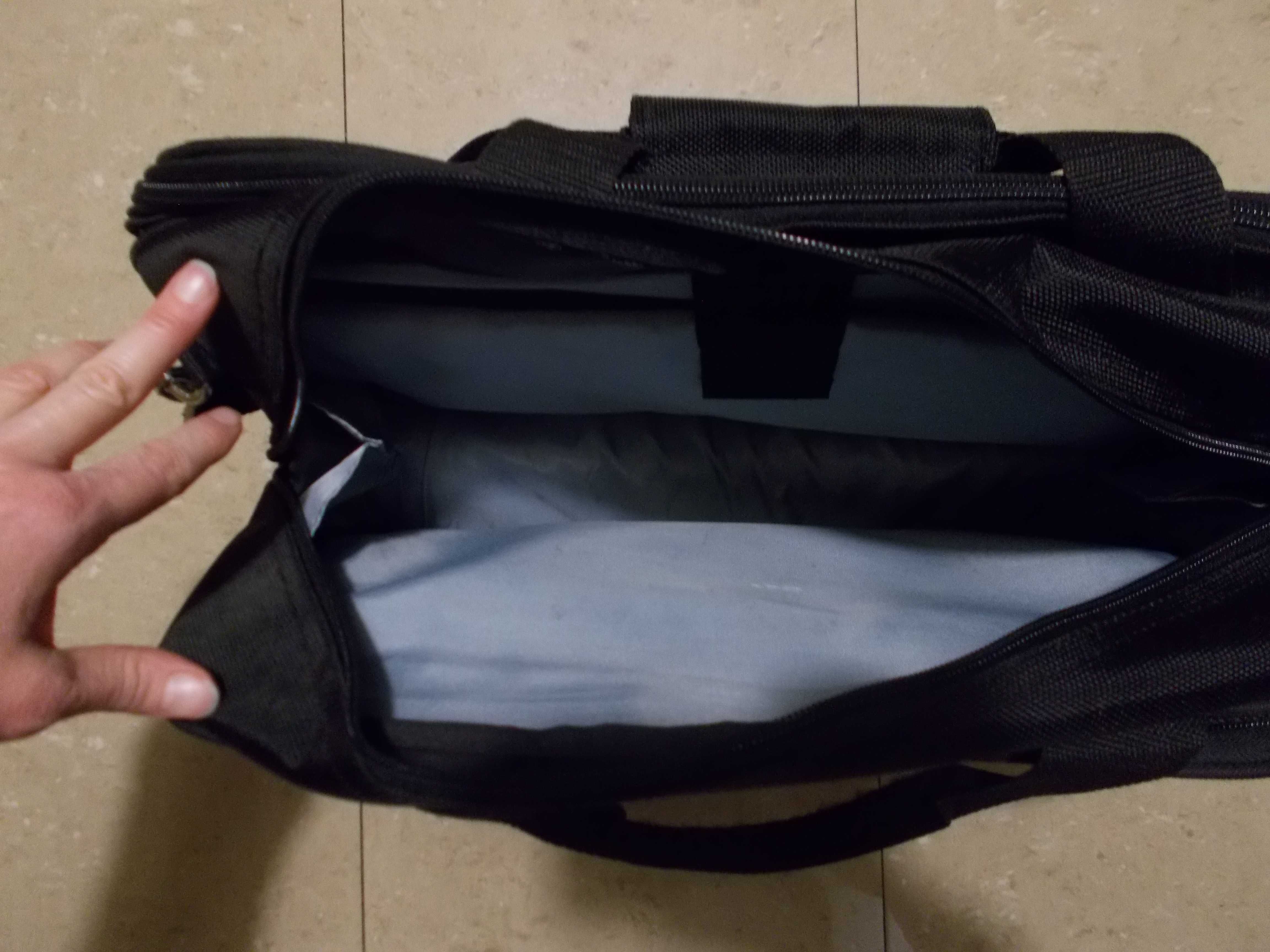 Torba na laptopa i dokumenty