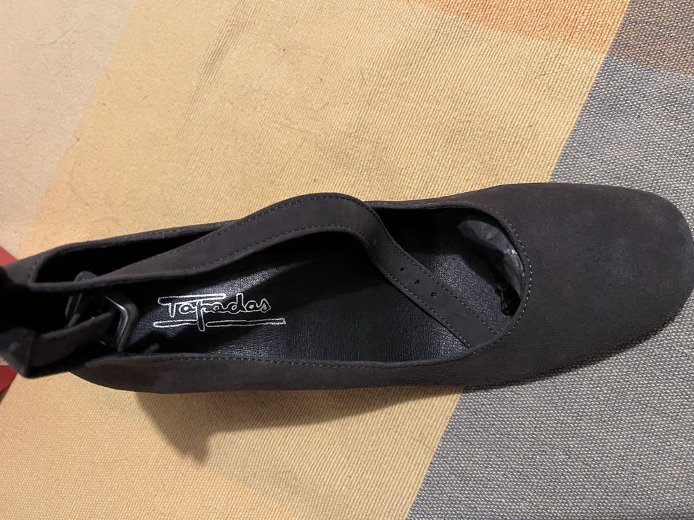 Sapatos cinza NOVOS