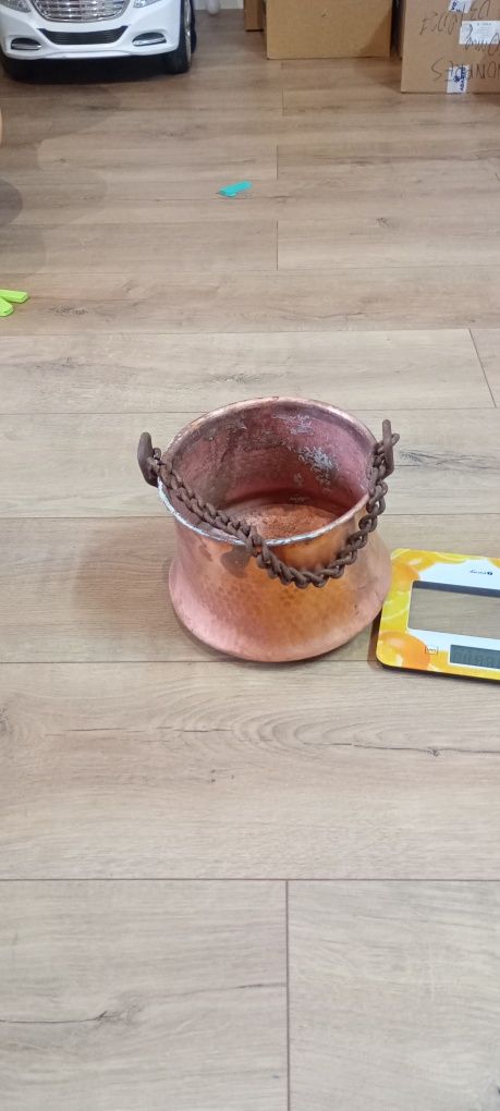 Ręcznie robiony garnek miedziany. Waga produktu