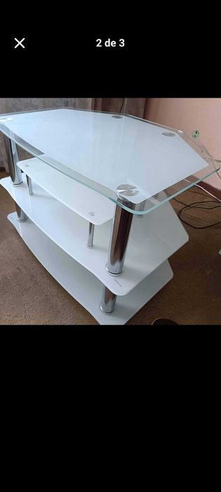 Mesa de TV. Impecável. Como nova. Vidro temperado. Mta arrumação.50€