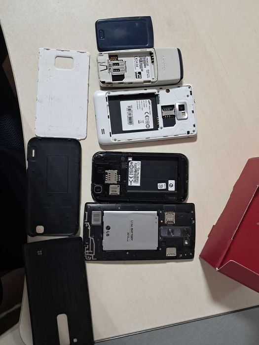 Лот моб. телефонів