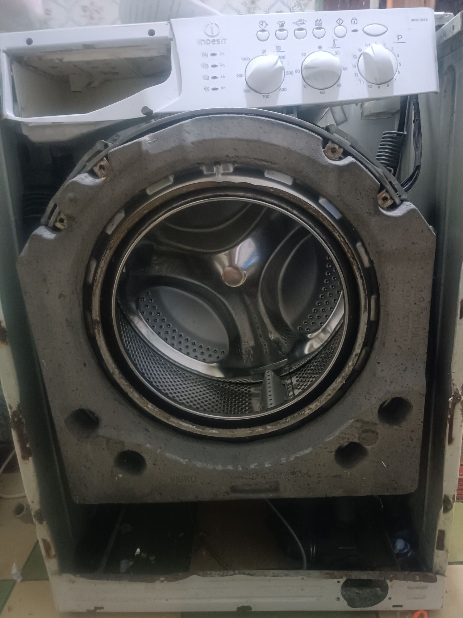 Пральна машина Indesit Wisl 105 x ( на запчастини)