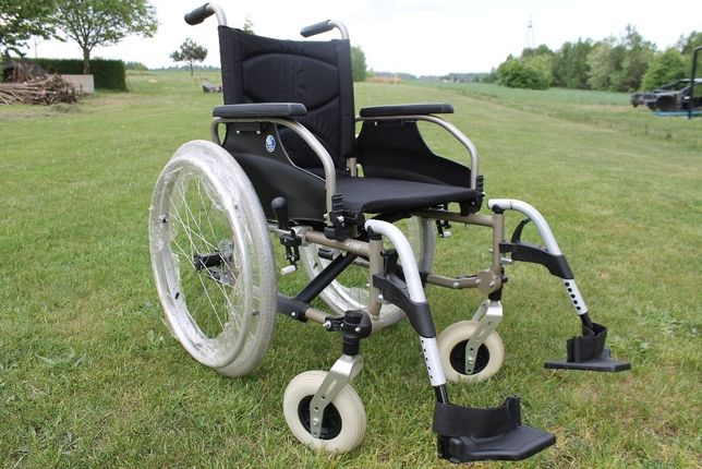 Wózek inwalidzki.