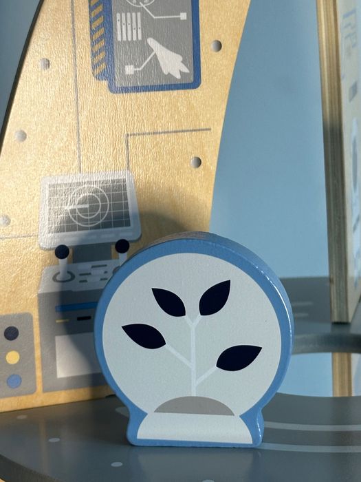 Foguetão de criança com bonecos