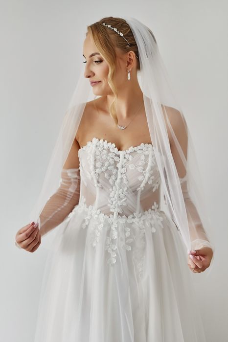 Suknia ślubna kolor biały