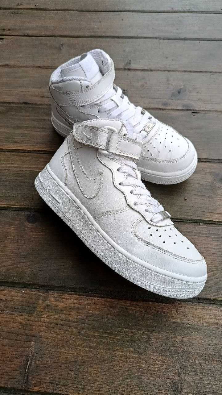 Кросівки найк. Кросівки Nike. Nike Air Force. Білі кросівки. Кросівки