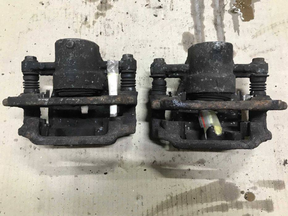 Суппорт супорт задній гальмівний Toyota Avensis T25 (2003-2008 р.в.).