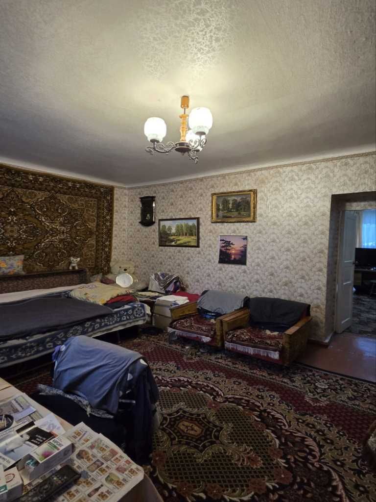 пів будинку, до Полтави 7хв , 62м2 , зі своїм двором , житловий стан