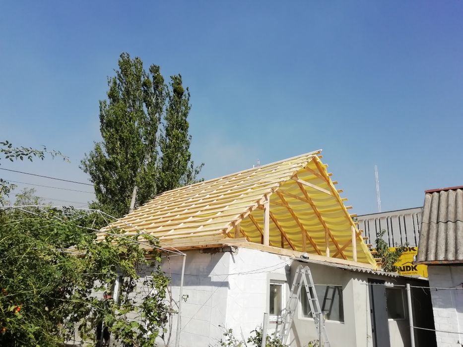 Покрівельні роботи ремонт дахів