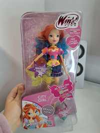 Nowa lalki Winx Bloom w opakowaniu