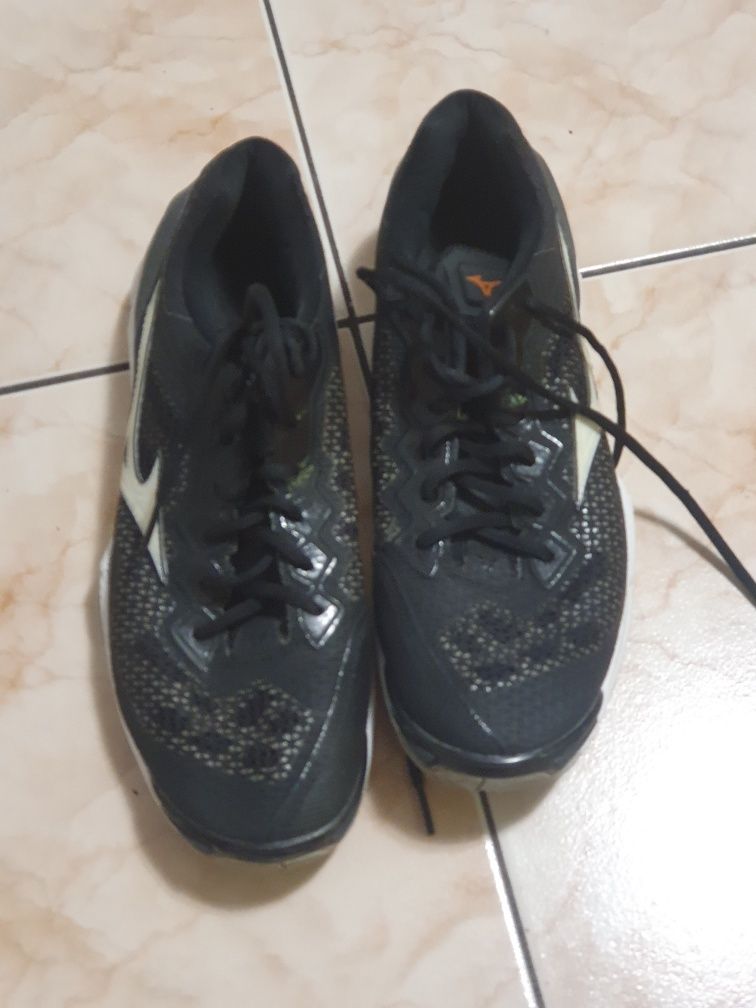 Buty Mizuno r. 45 siatkarskie squasha badminton tenis