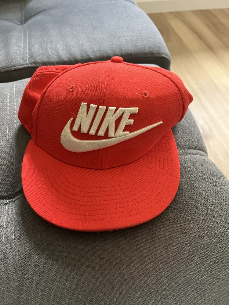 Vendo chapeu original da Nike