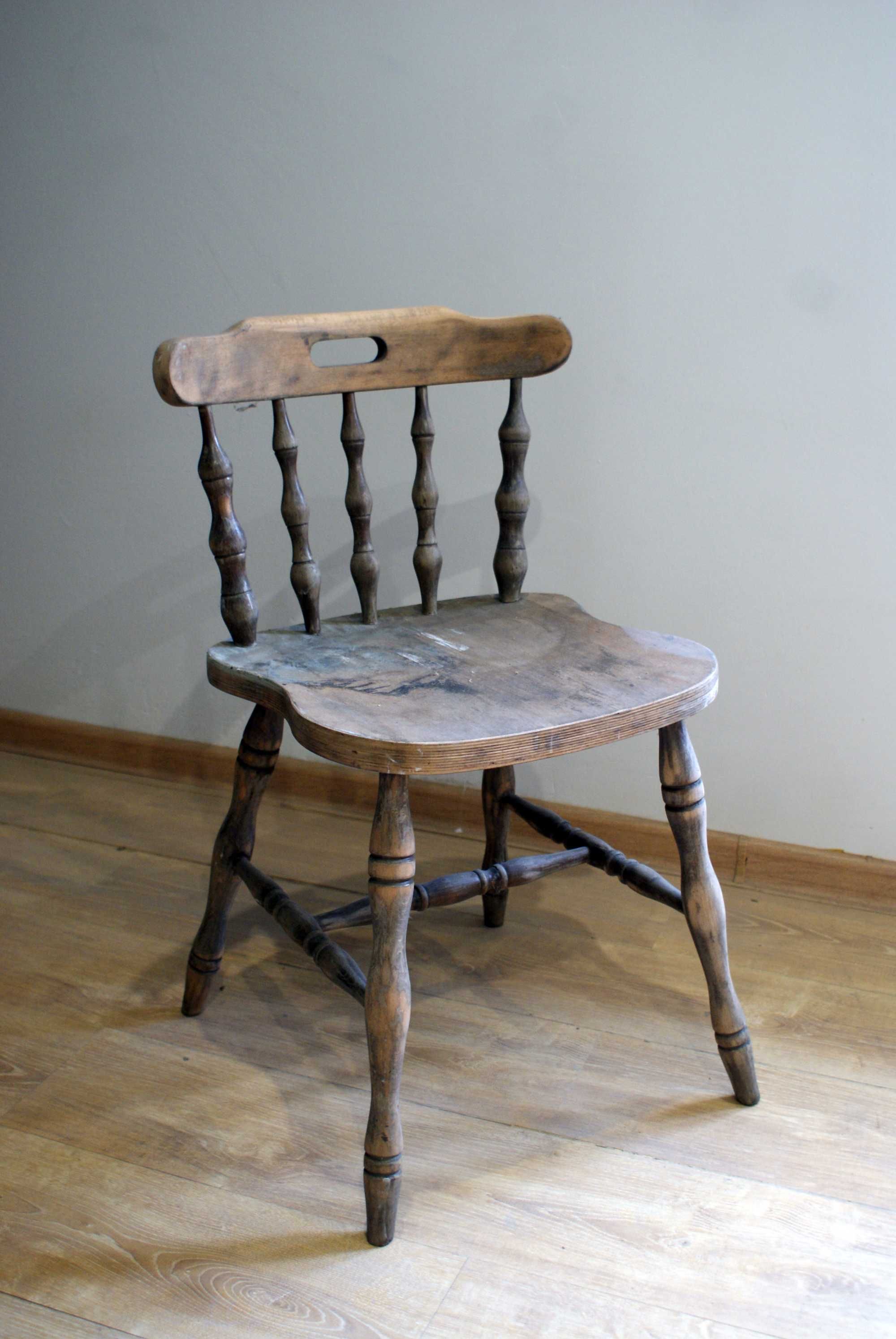 Zabytkowe krzesła lata 70 - po renowacji