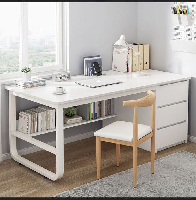 Biale biurko używane