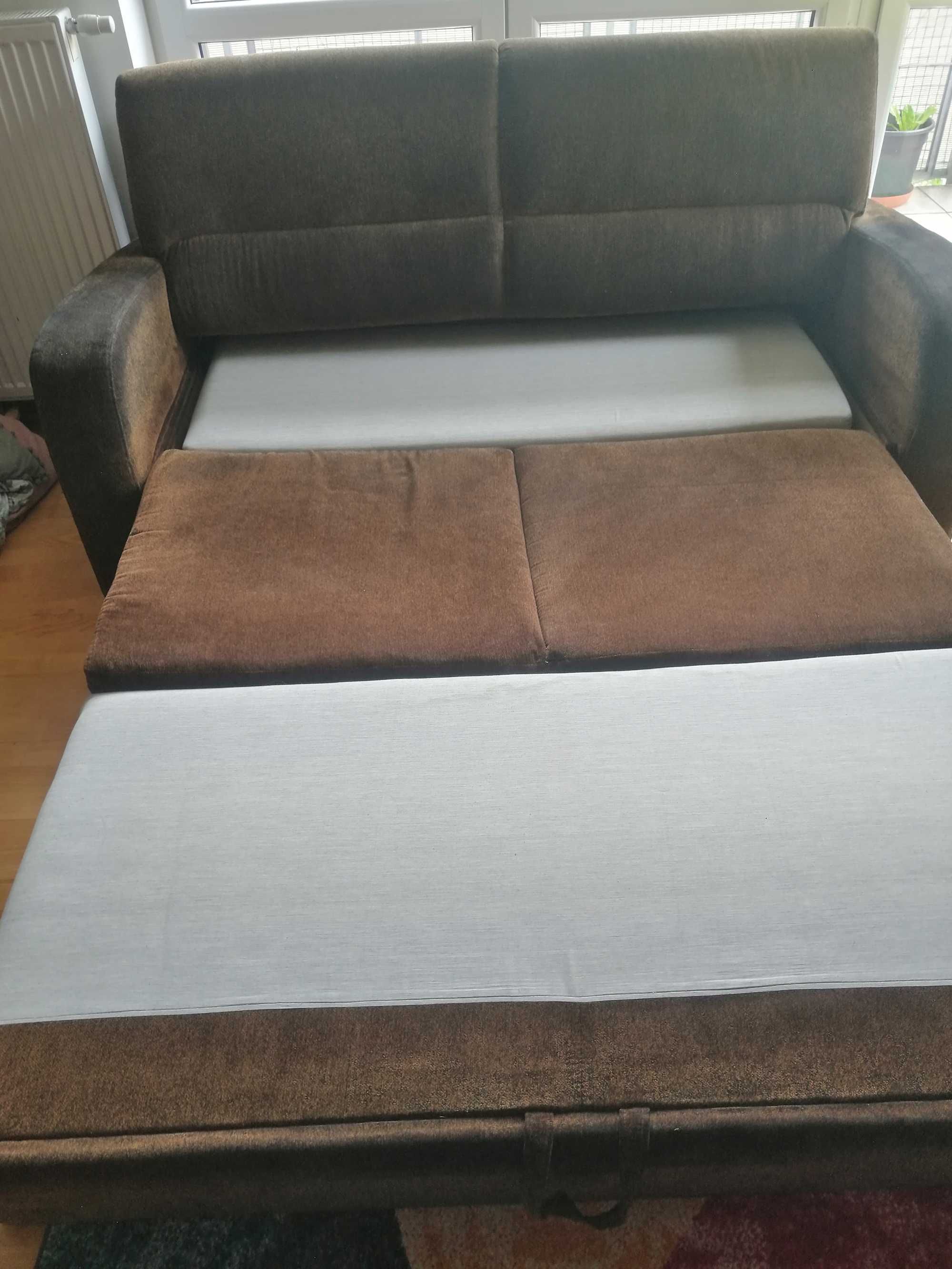 Sofa rozkładana ze skrzynią