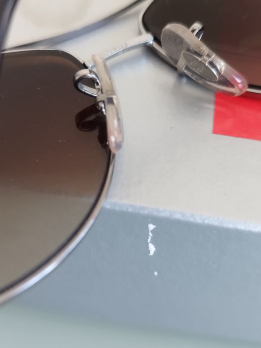 Lindo óculos Ray Ban júnior.  os óculos estão em muito bom estado. A