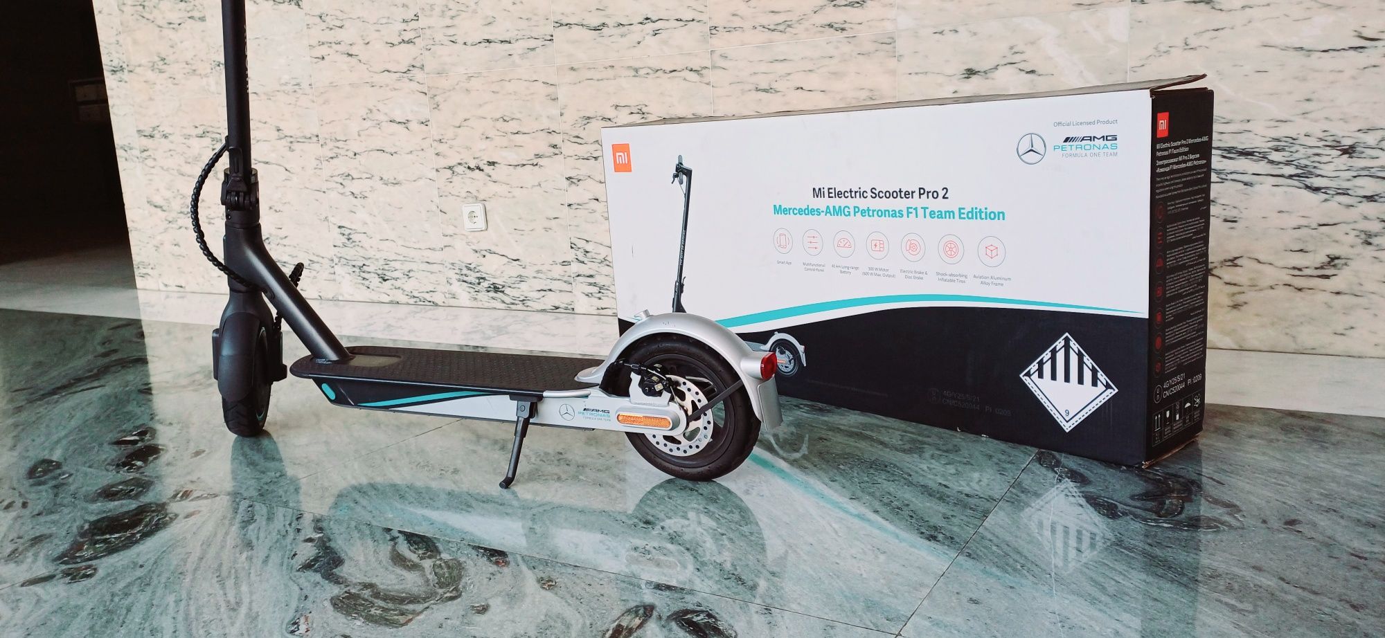 Xiaomi Eletric Scooter Mi Pro 2 AMG Petronas F1 Team Edition