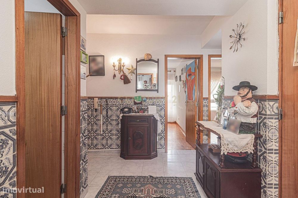 Apartamento T3 em Oeiras com Luz Natural e Armazenamento