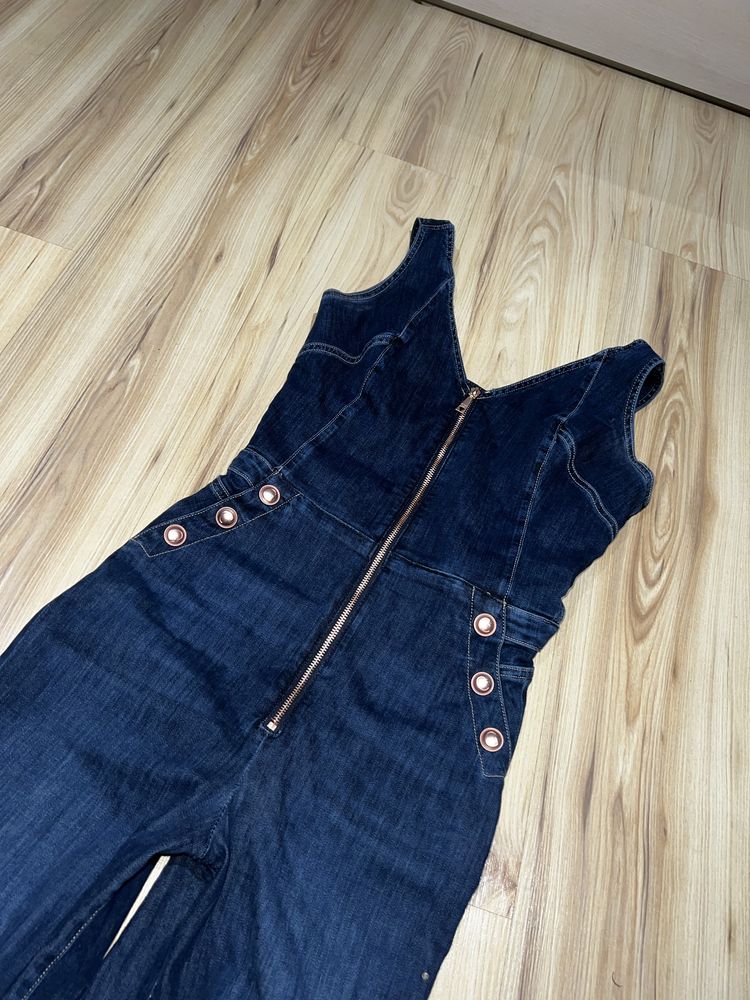 Guess kombinezon skinny dopasowany