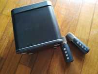 Coluna e microfones de karaoke sem fio