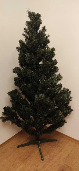 Елка искусственная Дакота 2,2 м на подставке