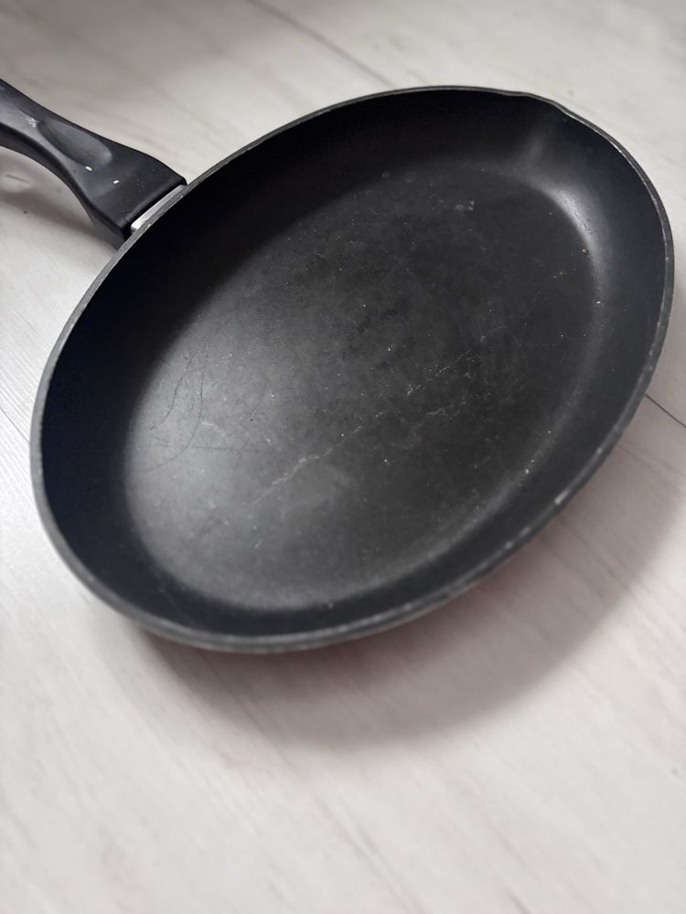 Patelnia 35x23 cm