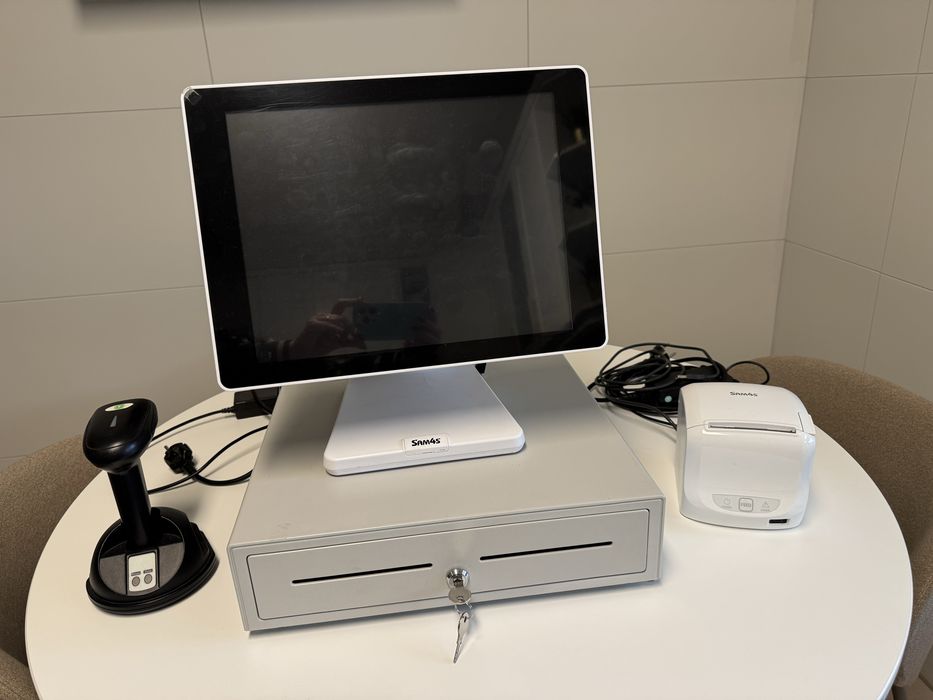 Maquina registadora com acessórios