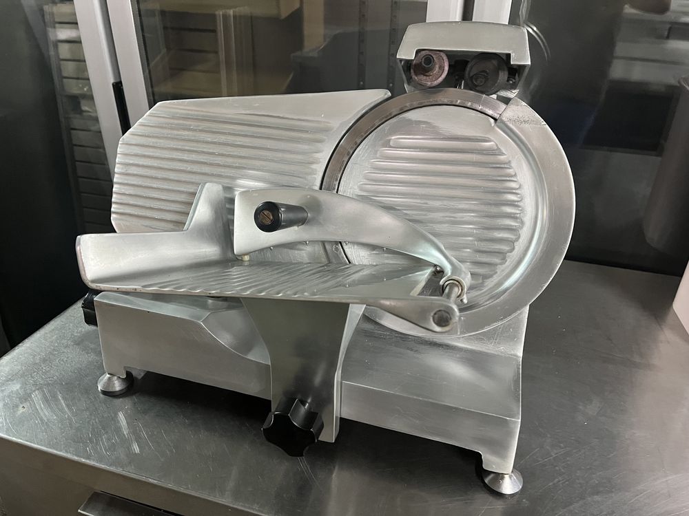 Fiambreira em Aluminio com disco de 25cm de diametro