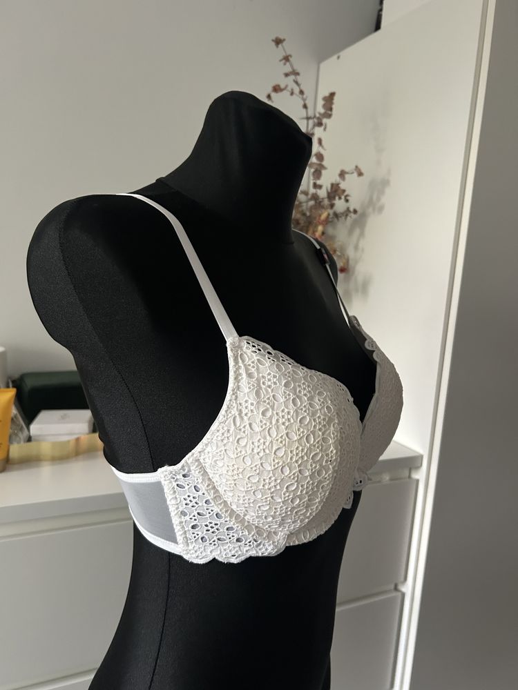 Biustonosz push-up Victoria’s Secret rozmiar 75C (34C)