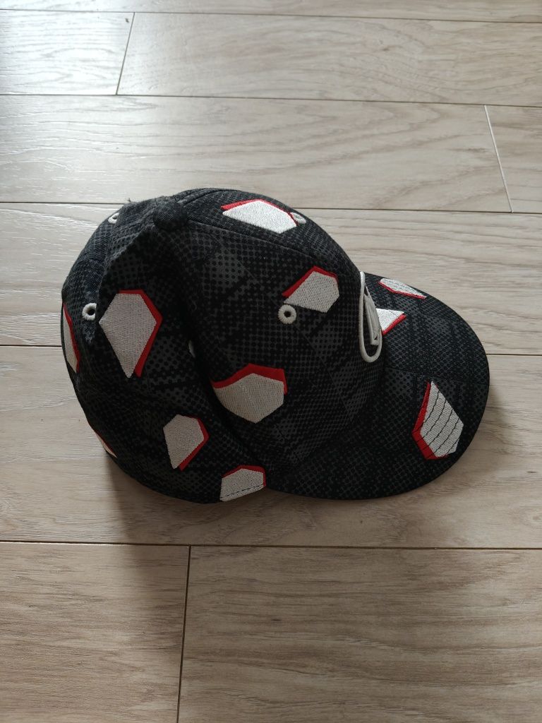Nowa czapka z daszkiem Volcom