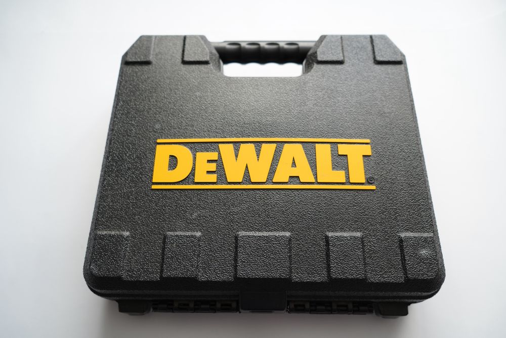 Шуруповерт De Walt 12v