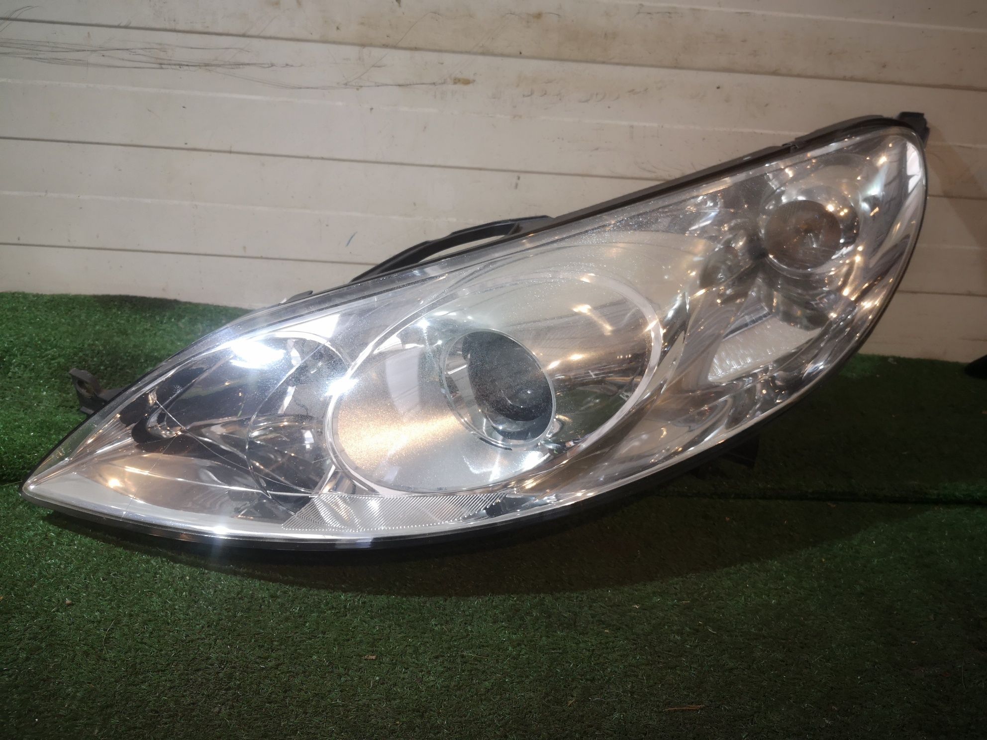 Peugeot 407 lampa przednia lewa