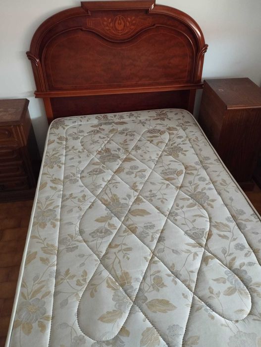 Cama solteiro madeira + estrado + colchão – bom estado