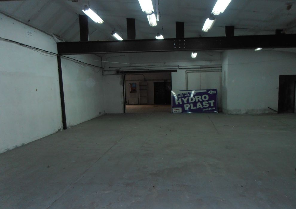 Sprzedam halę magazynową w Łazach