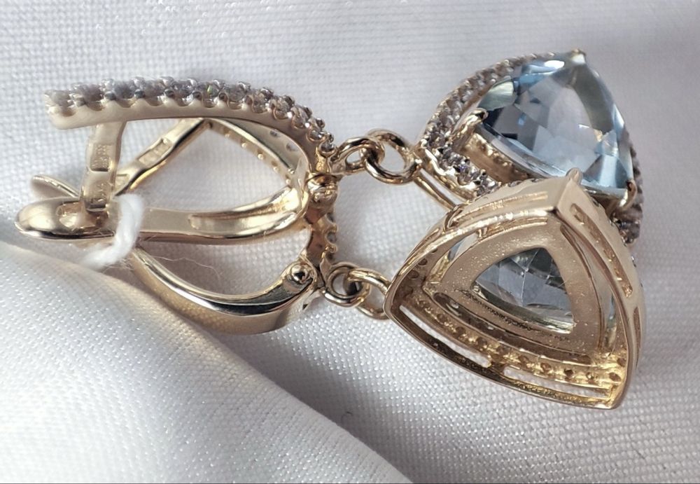 #сережки# золото 585# длина 2,9 см# топаз# цирконий#