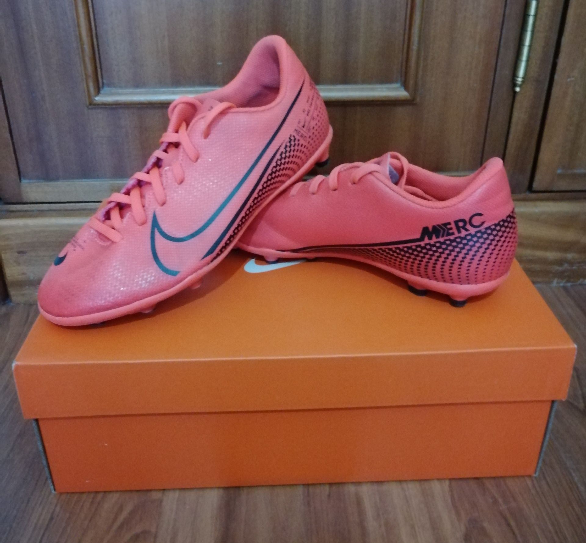 Chuteiras Nike Mercurial Superfly 7 Club MG